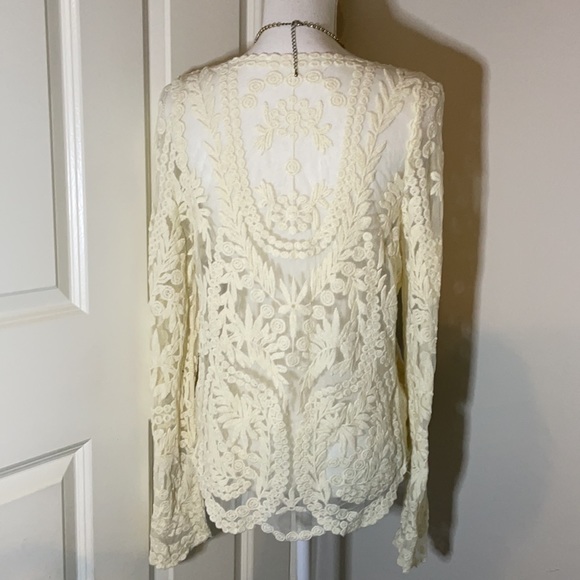 Beautiful vintage pattern blouse size Medium - Picture 7 of 7